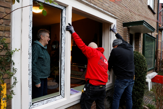 Mieke en nieuwe kozijnen